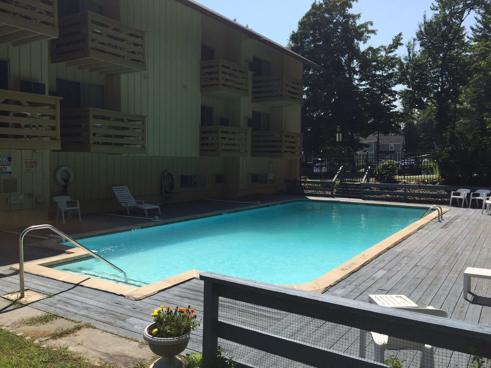 Iron Horse Inn Simsbury المظهر الخارجي الصورة