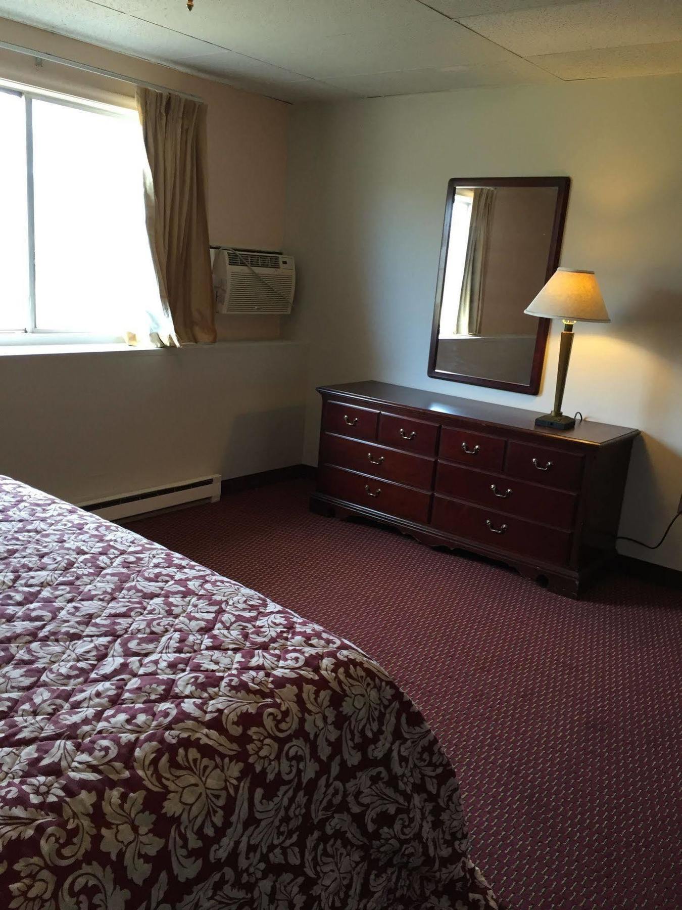 Iron Horse Inn Simsbury المظهر الخارجي الصورة