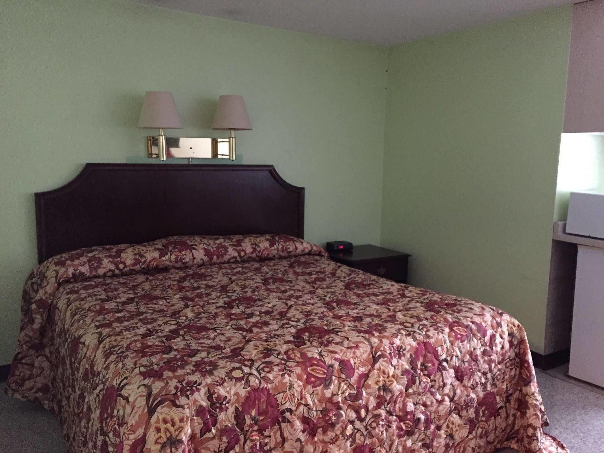 Iron Horse Inn Simsbury المظهر الخارجي الصورة