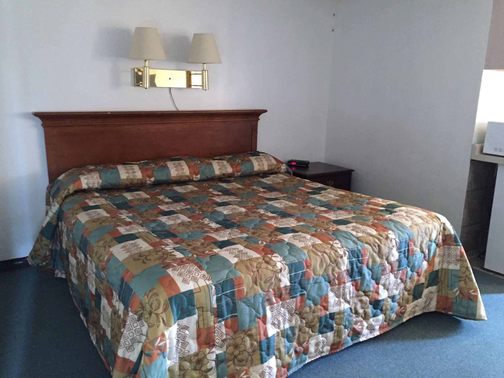 Iron Horse Inn Simsbury المظهر الخارجي الصورة