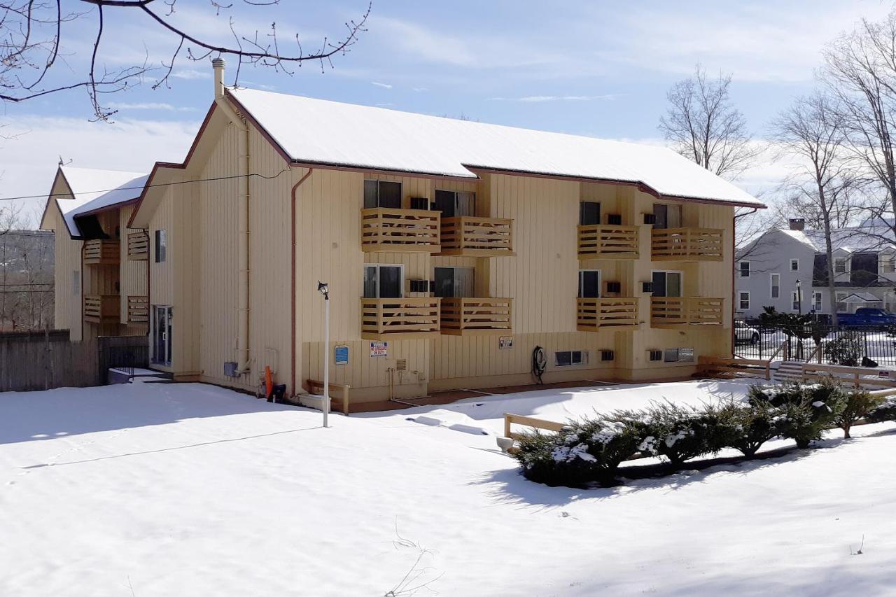 Iron Horse Inn Simsbury المظهر الخارجي الصورة