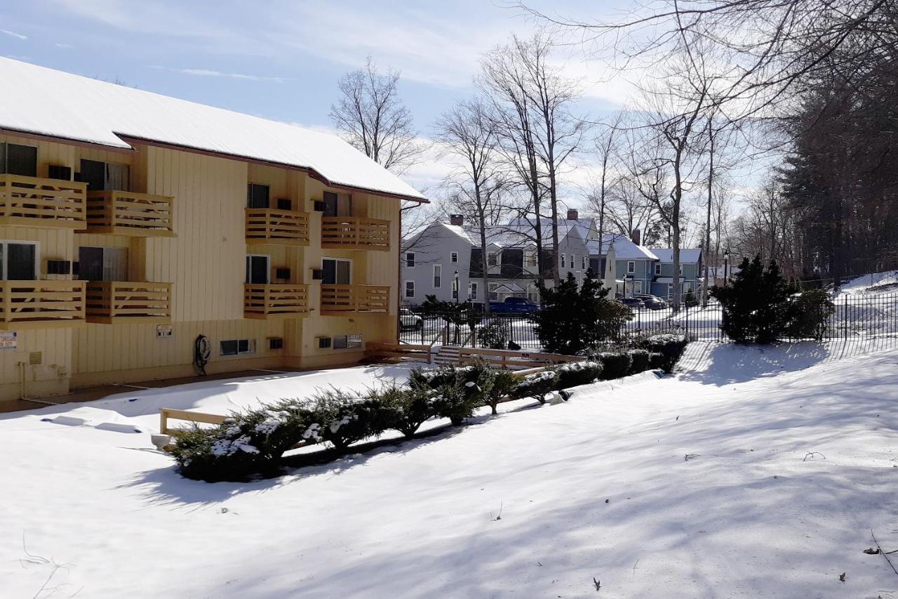 Iron Horse Inn Simsbury المظهر الخارجي الصورة